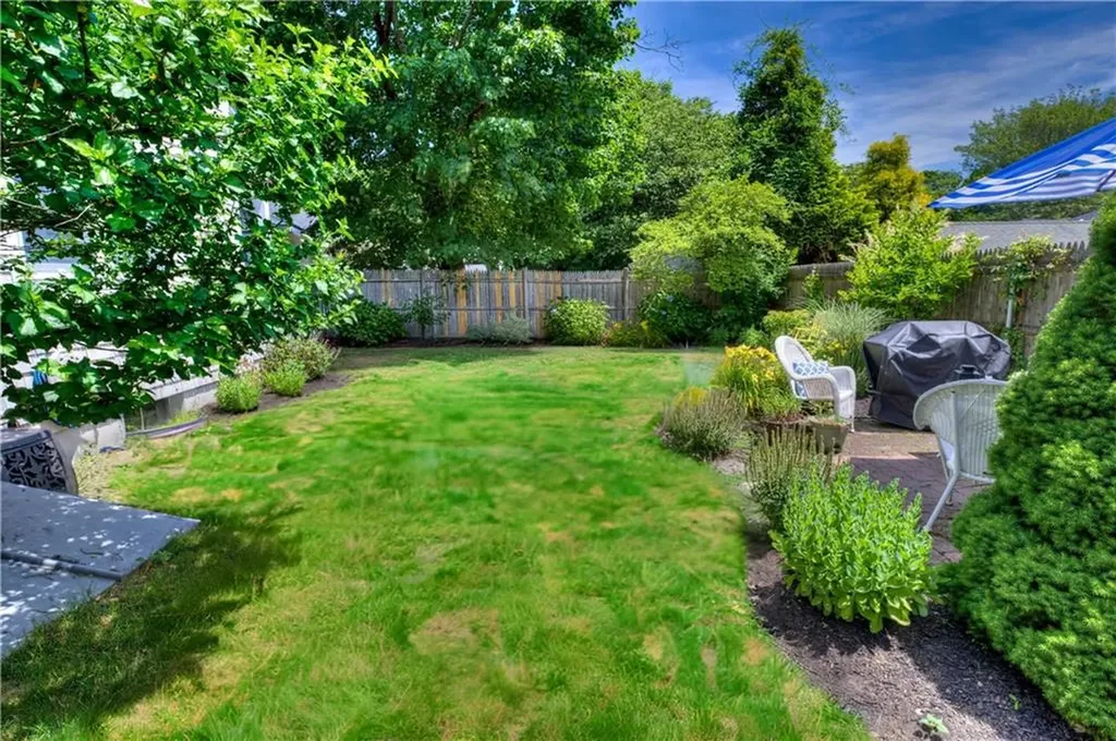 38 Highland Avenue Barrington RI 02806