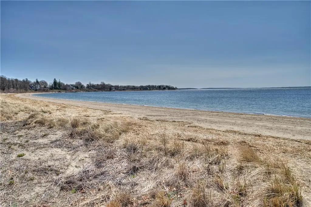 38 Highland Avenue Barrington RI 02806
