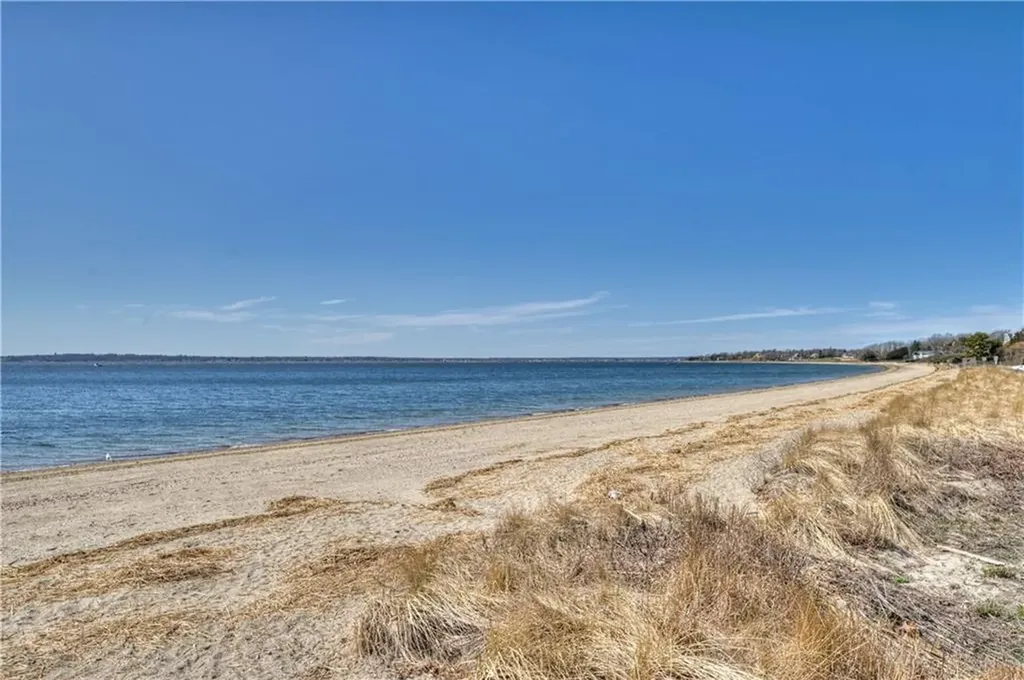 38 Highland Avenue Barrington RI 02806