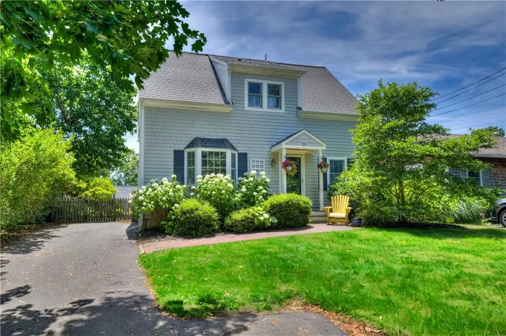 38 Highland Avenue Barrington RI 02806