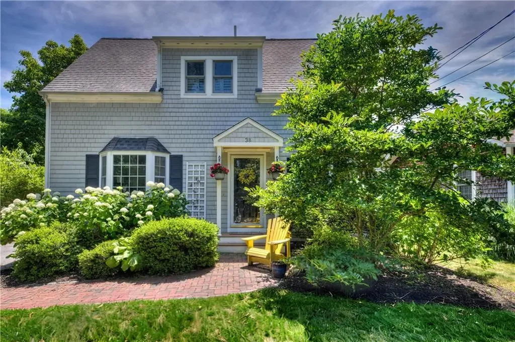 38 Highland Avenue Barrington RI 02806