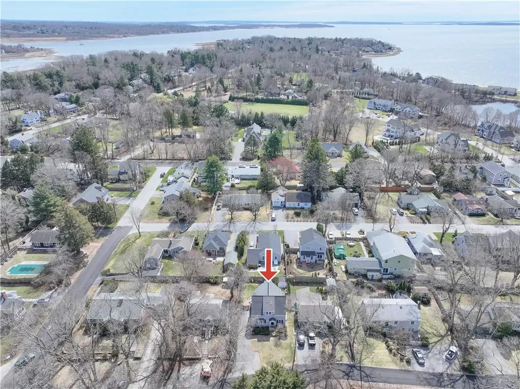 38 Highland Avenue Barrington RI 02806