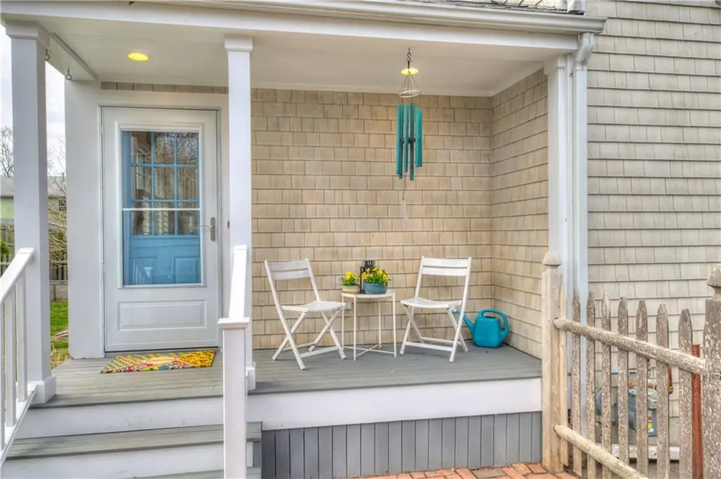38 Highland Avenue Barrington RI 02806