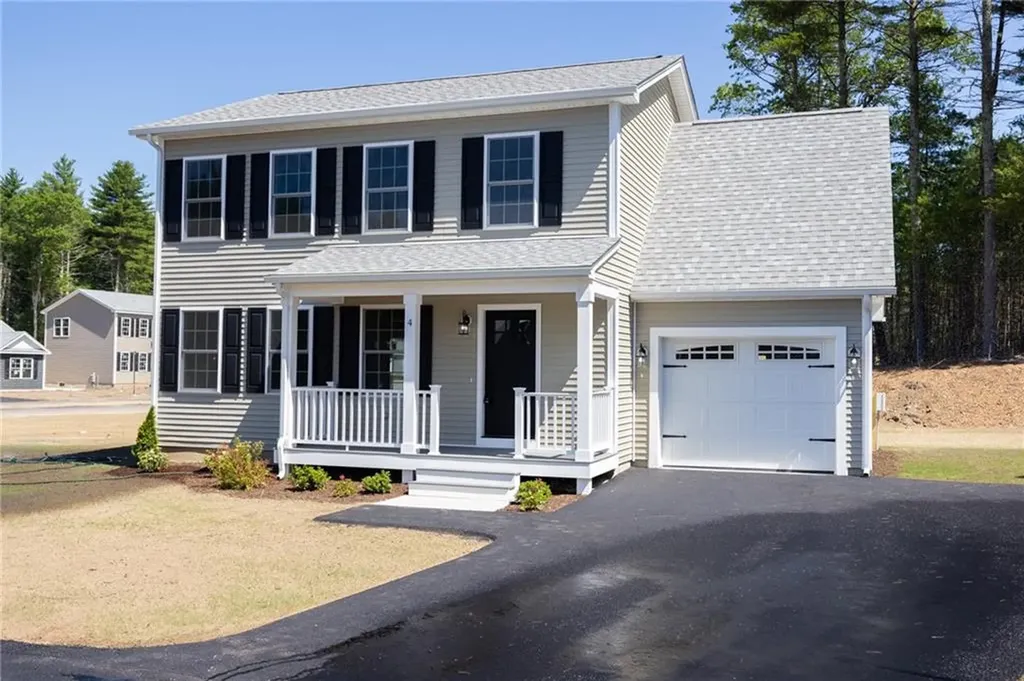 4 Boyd Brook Circle Coventry RI 02816