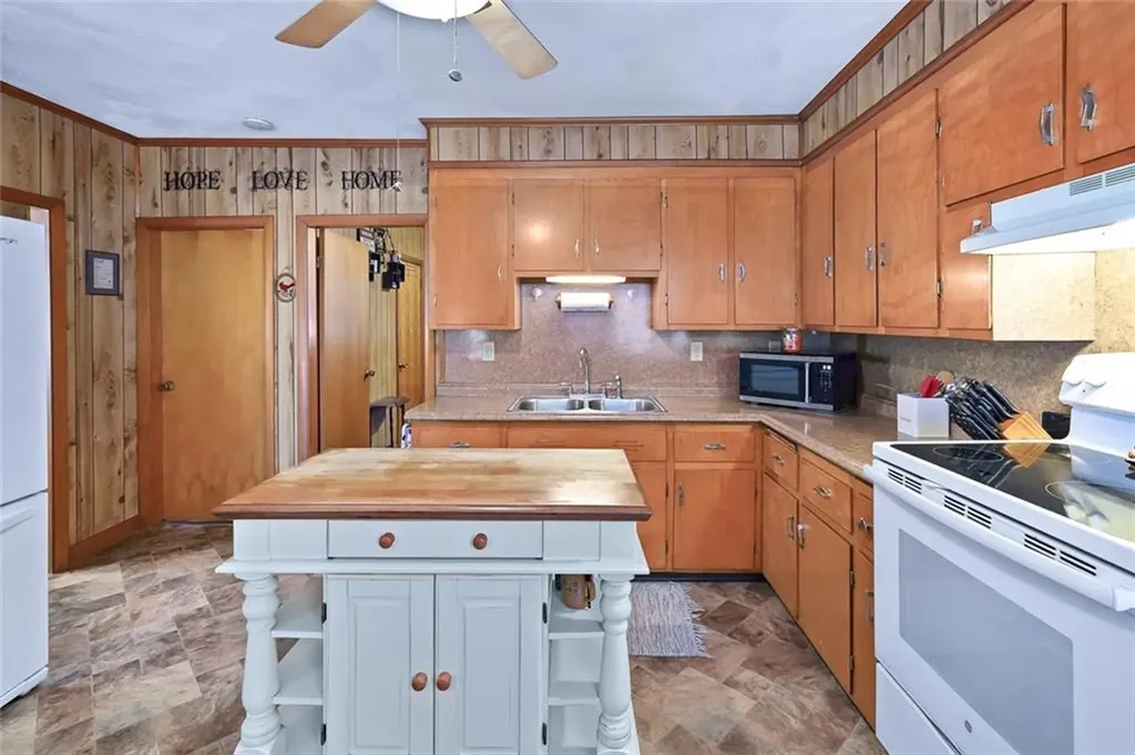 54 Progresso Avenue Woonsocket RI 02895