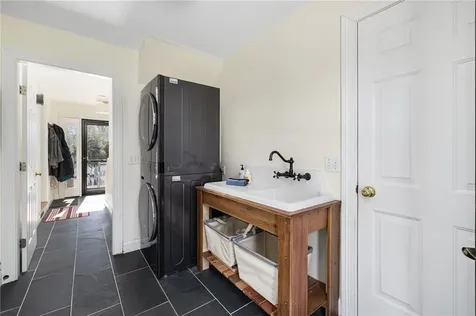 40 Charlotte Avenue North Kingstown RI 02874