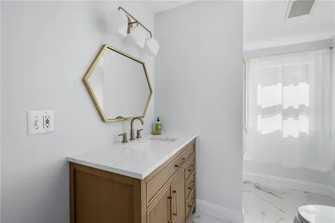 40 Charlotte Avenue North Kingstown RI 02874