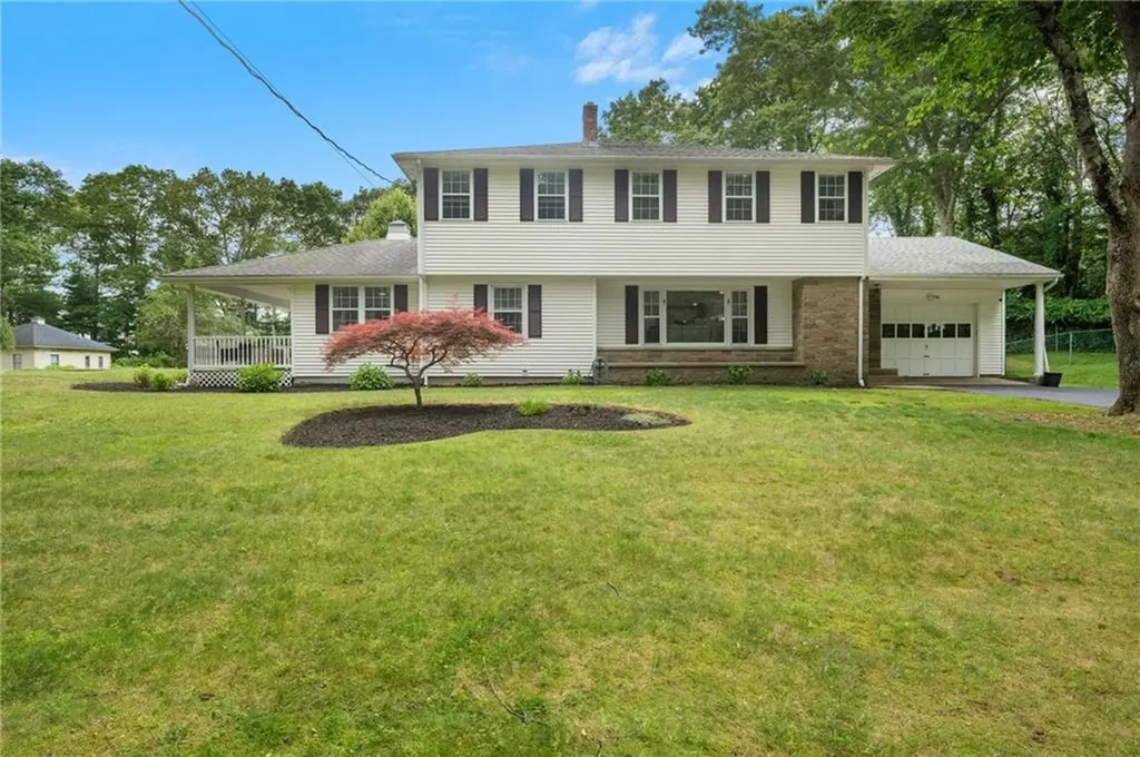 15 Bestwick Trail Coventry RI 02816