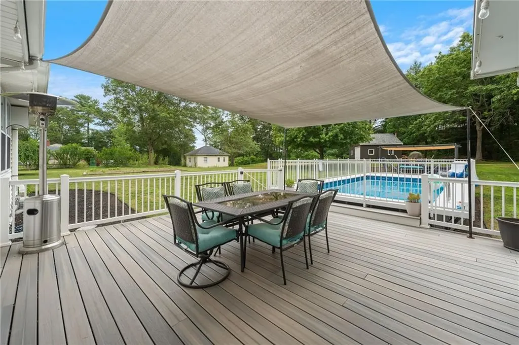 15 Bestwick Trail Coventry RI 02816