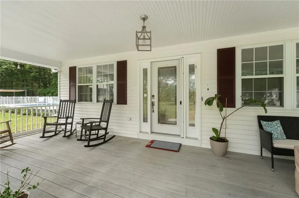 15 Bestwick Trail Coventry RI 02816