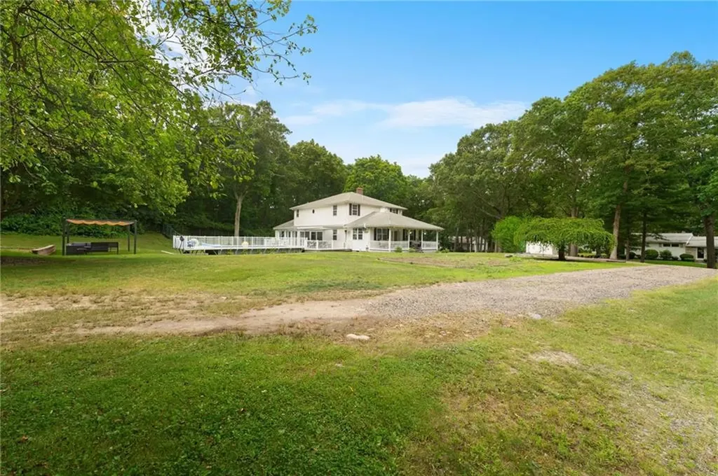 15 Bestwick Trail Coventry RI 02816