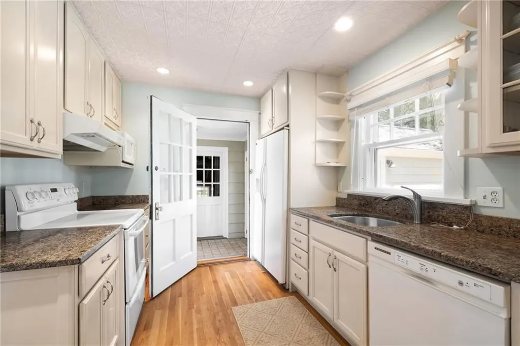 36 Kay Boulevard Newport RI 02840