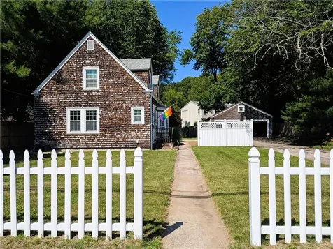 125 Roger Williams East Providence RI 02916