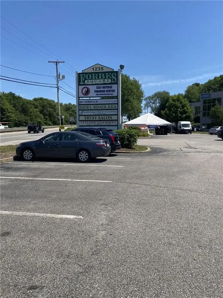1235 Wampanoag Trail East Providence RI 02915