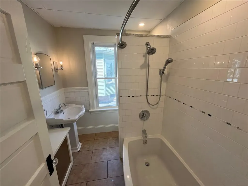 224 Rochambeau Avenue Providence RI 02906
