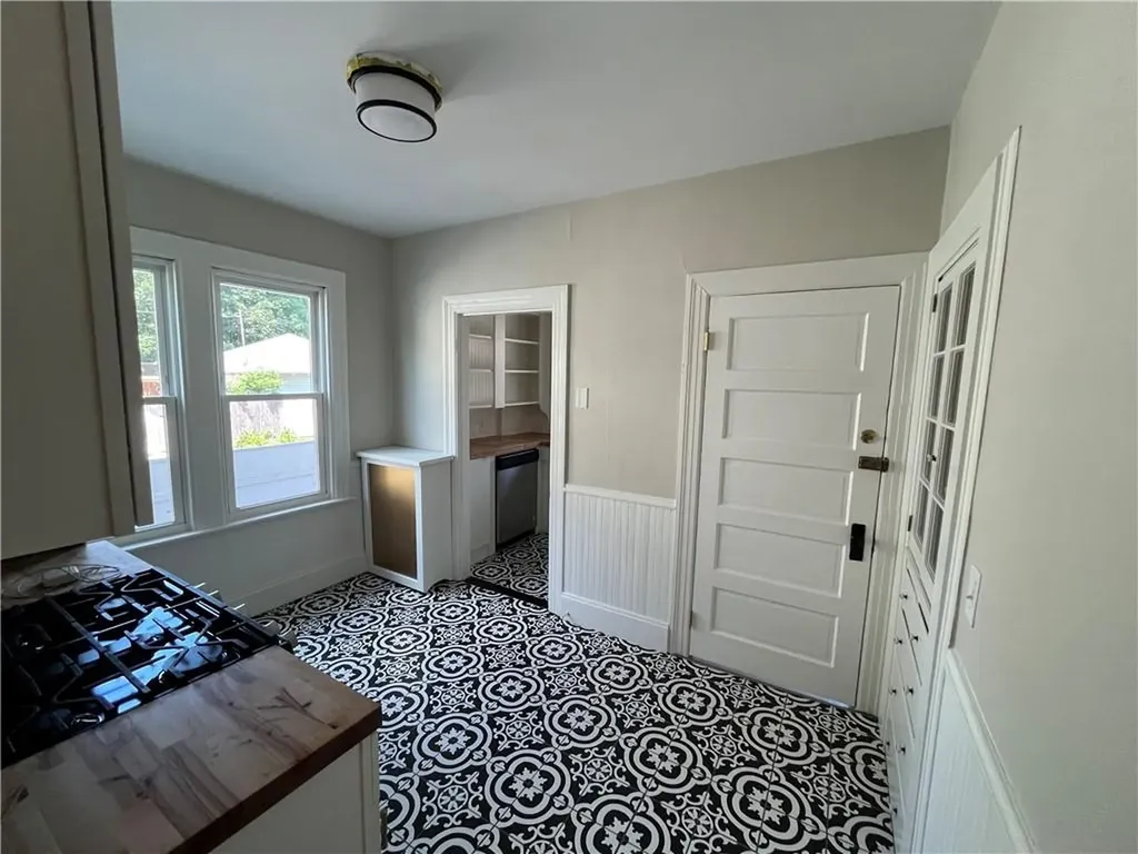 224 Rochambeau Avenue Providence RI 02906