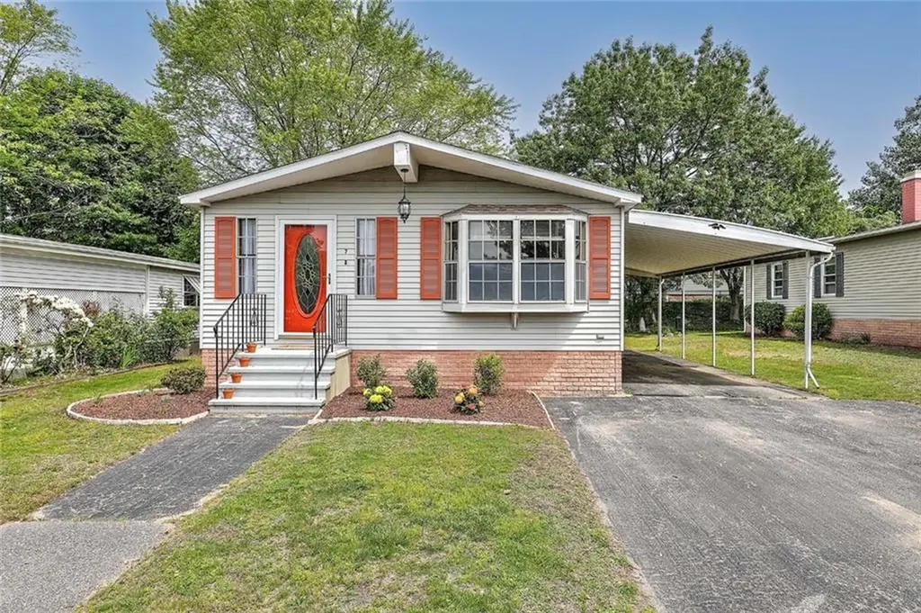 7 Queens Road Attleboro MA 02703