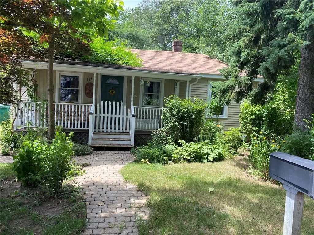 163 Reynolds Avenue Warwick RI 02889