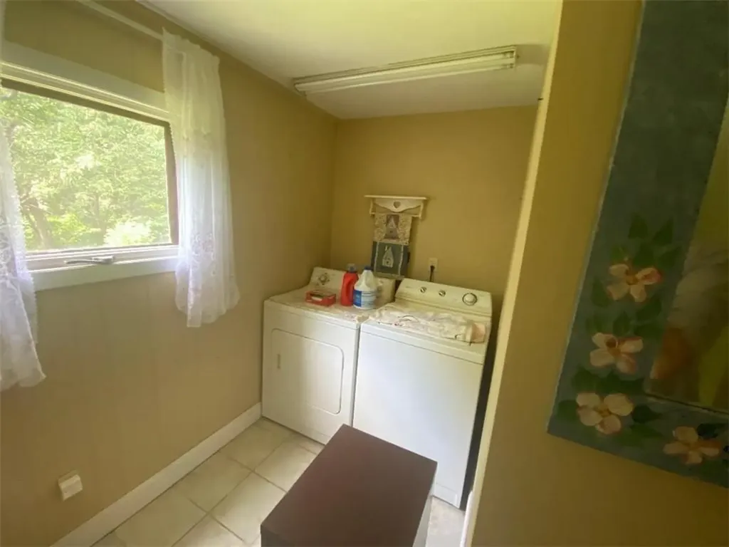 163 Reynolds Avenue Warwick RI 02889