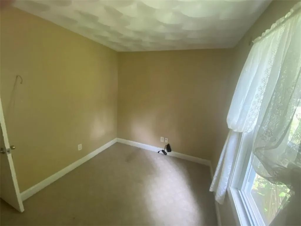 163 Reynolds Avenue Warwick RI 02889