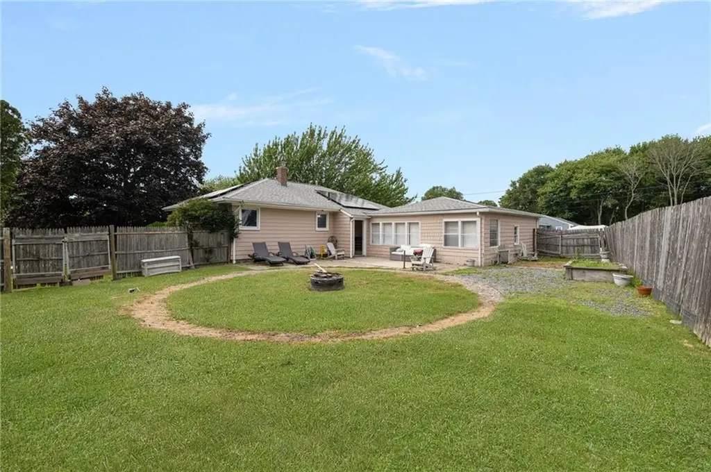 82 Sherry Avenue Bristol RI 02809