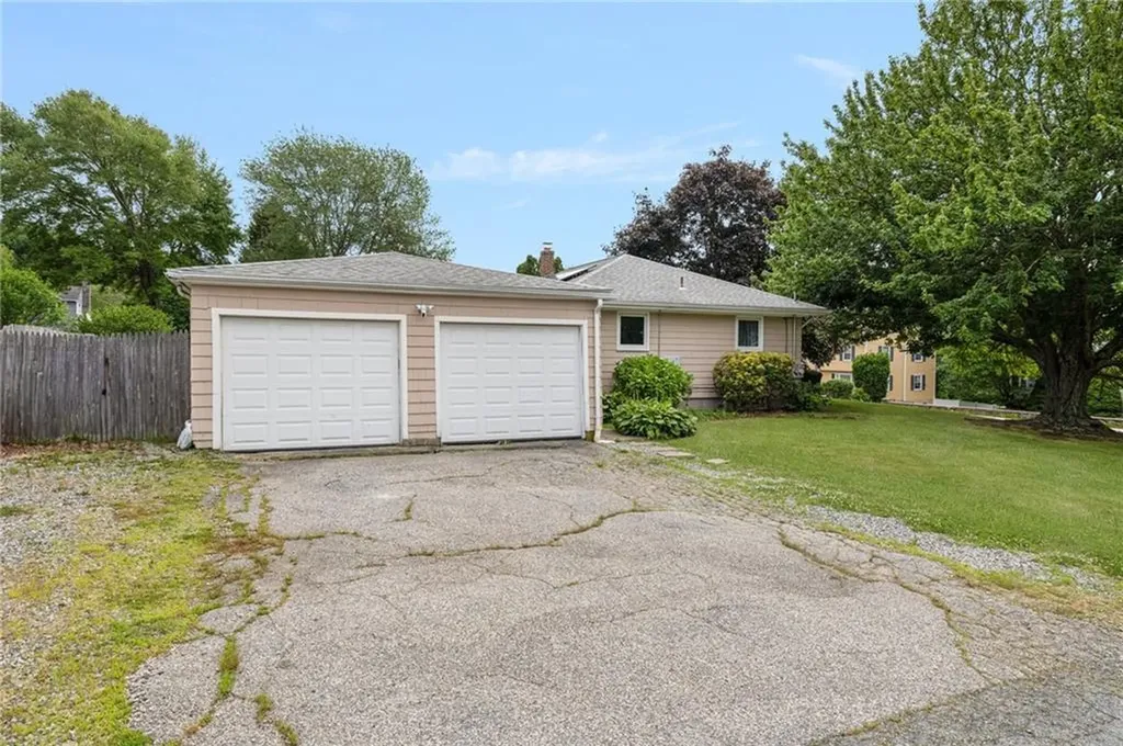 82 Sherry Avenue Bristol RI 02809
