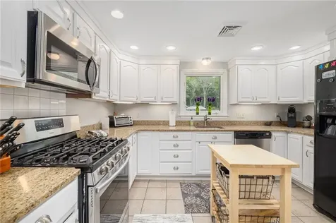 82 Sherry Avenue Bristol RI 02809