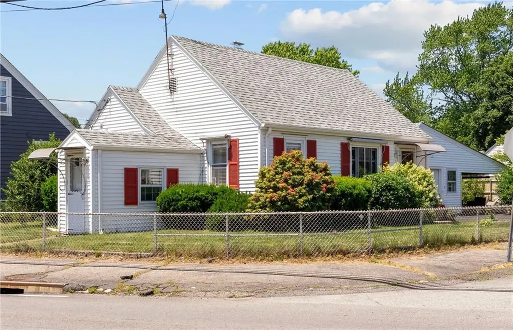 2 Deming Street Pawtucket RI 02861