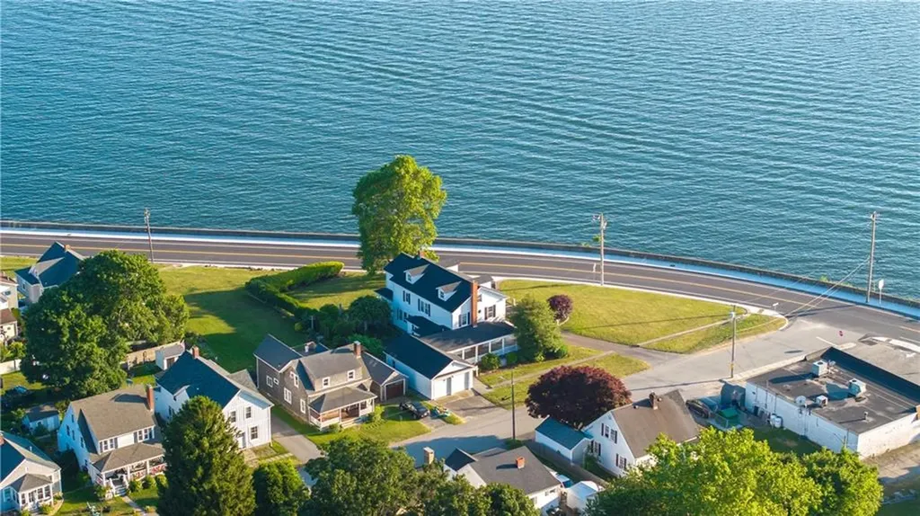 1874 Main Road Tiverton RI 02878