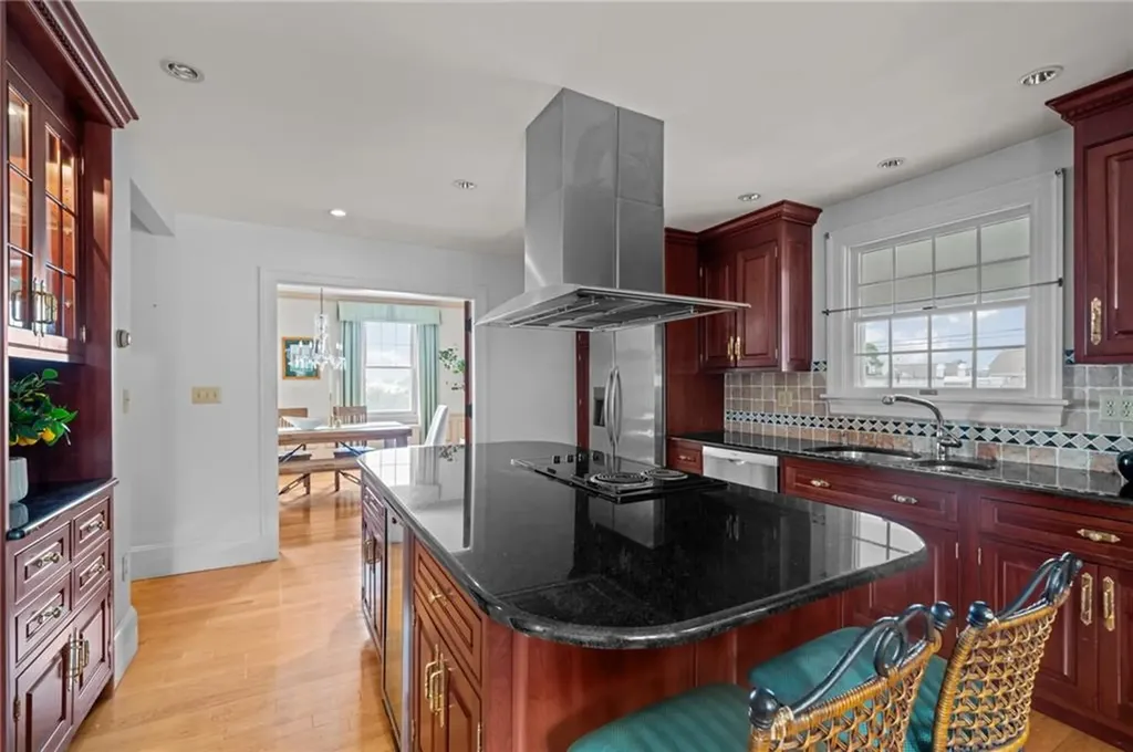 1874 Main Road Tiverton RI 02878