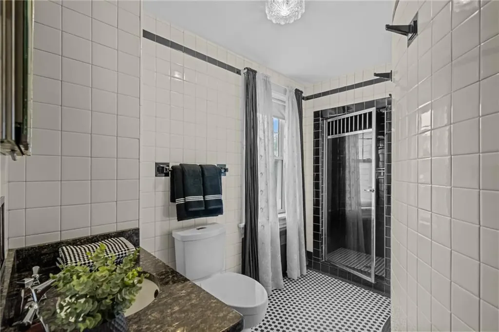 1874 Main Road Tiverton RI 02878