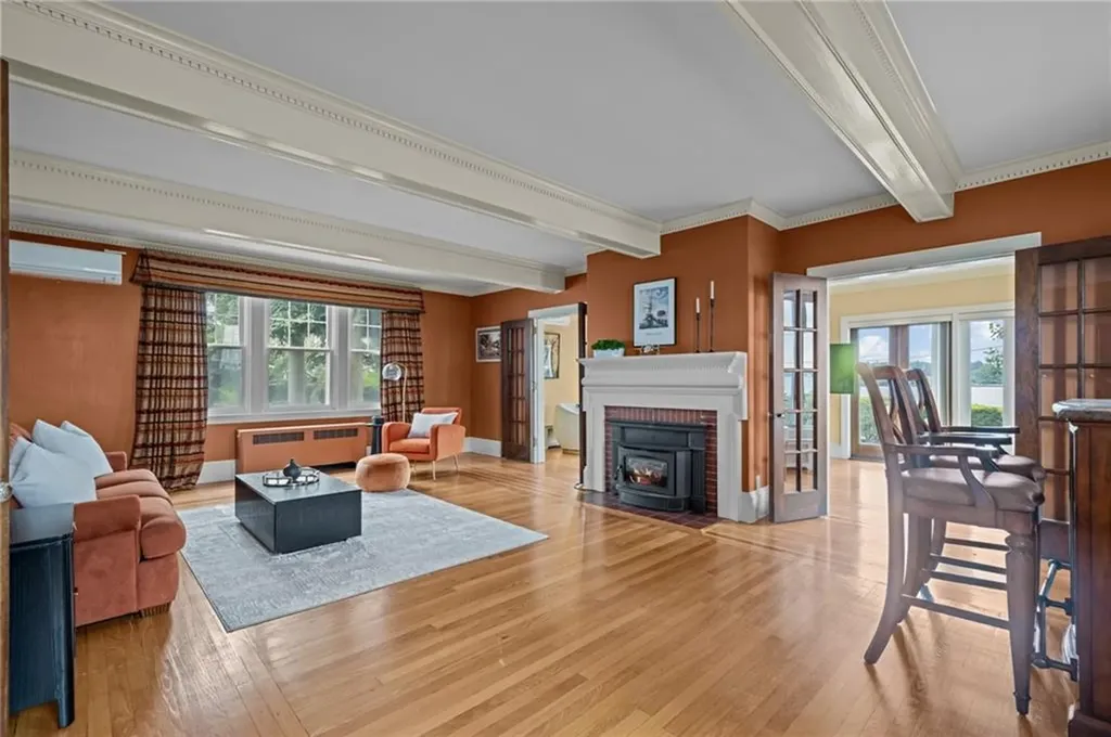 1874 Main Road Tiverton RI 02878