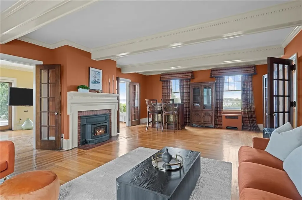 1874 Main Road Tiverton RI 02878