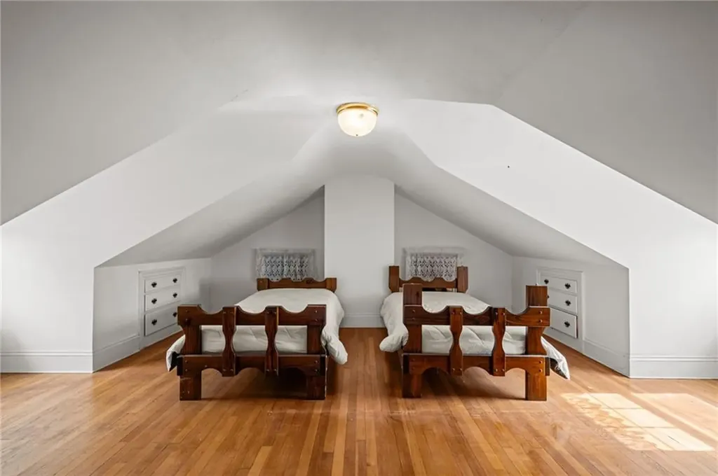 1874 Main Road Tiverton RI 02878