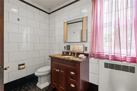 1874 Main Road Tiverton RI 02878