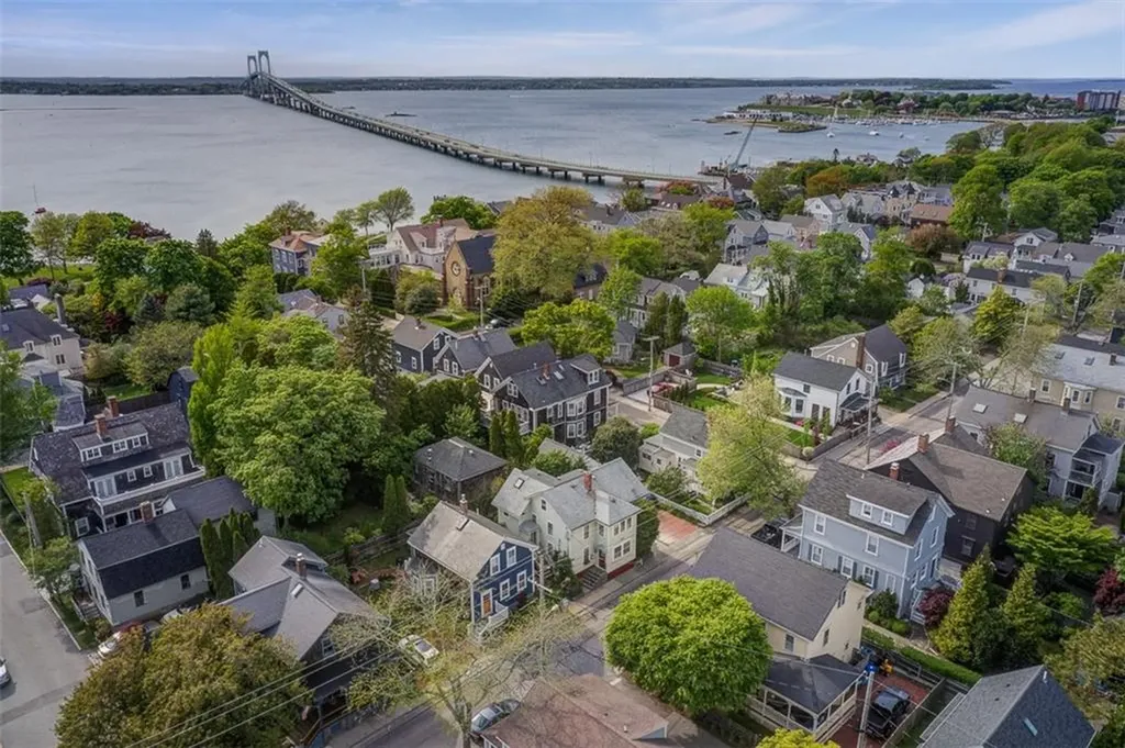 74 Third Street Newport RI 02840