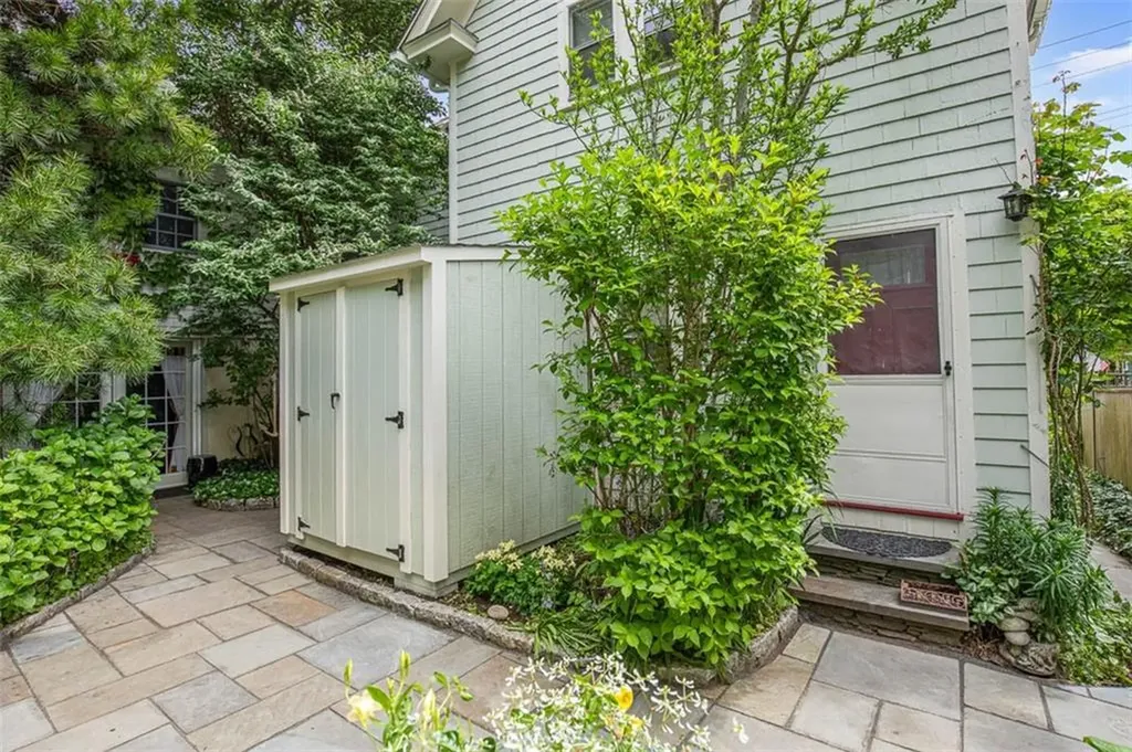 74 Third Street Newport RI 02840