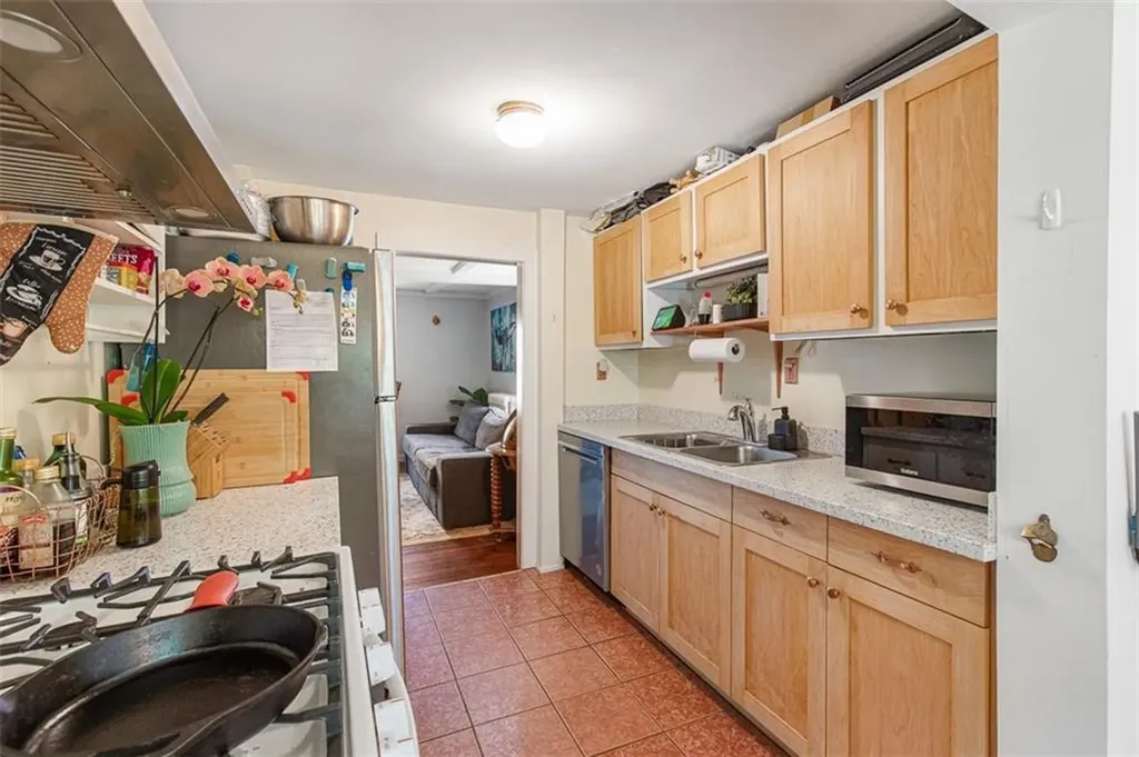 74 Third Street Newport RI 02840