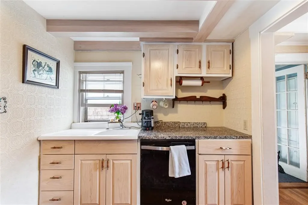 74 Third Street Newport RI 02840
