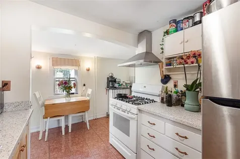 74 Third Street Newport RI 02840