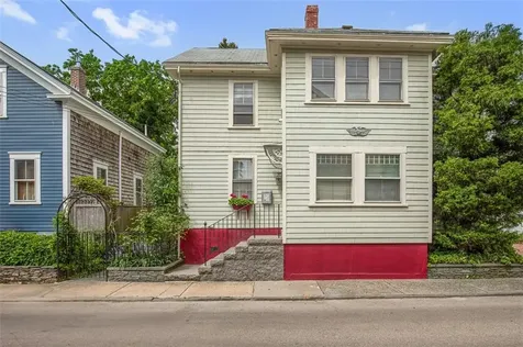 74 Third Street Newport RI 02840