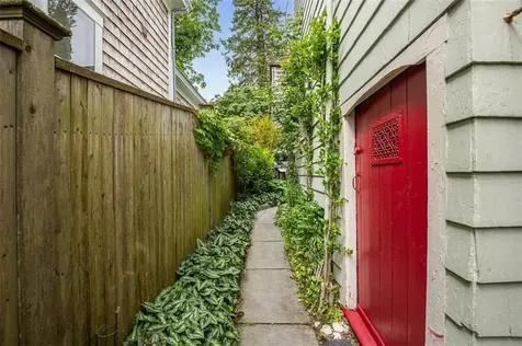 74 Third Street Newport RI 02840