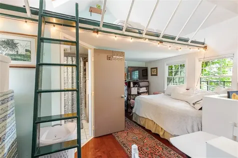 74 Third Street Newport RI 02840