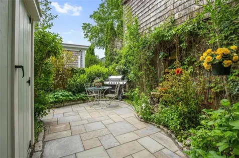 74 Third Street Newport RI 02840