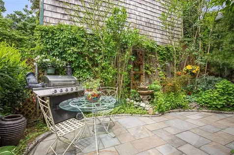 74 Third Street Newport RI 02840