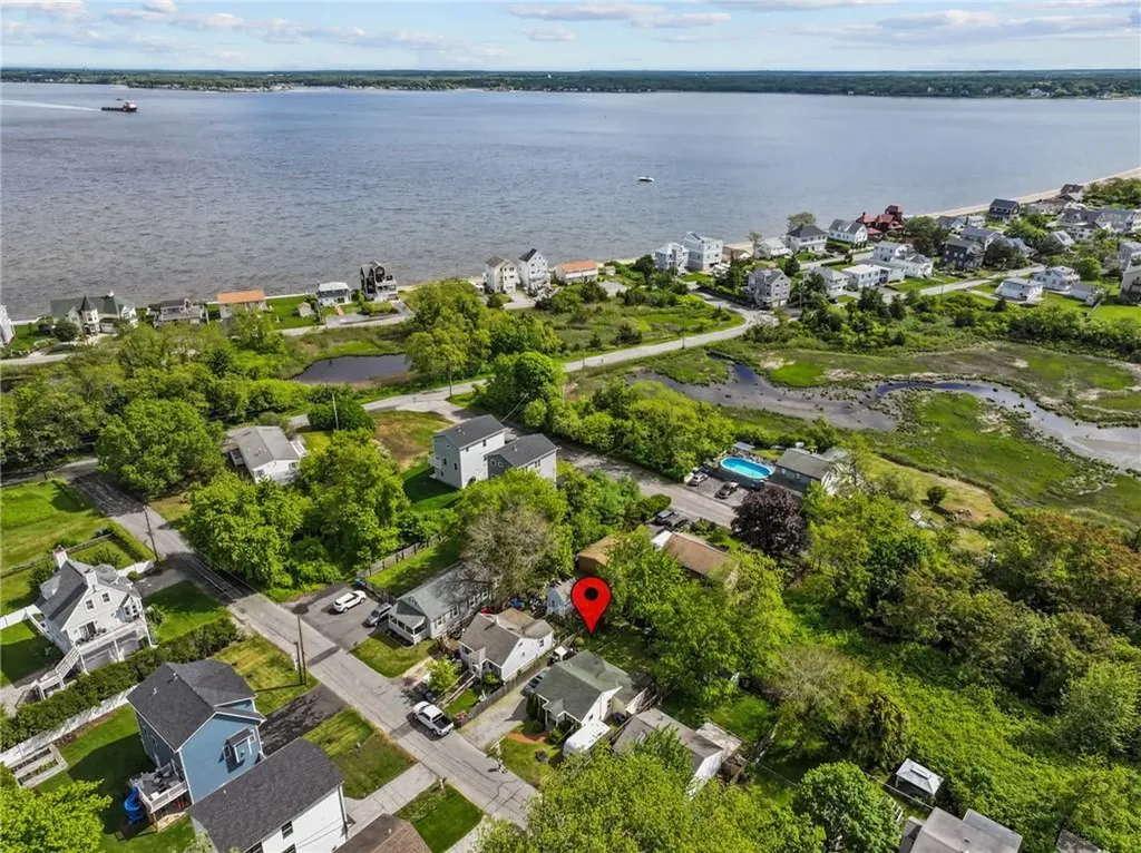 36 Dundas Avenue Warwick RI 02889