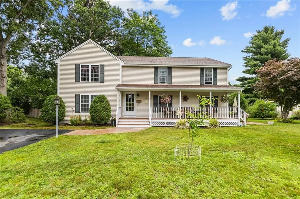 341 Columbia Avenue Warwick RI 02888