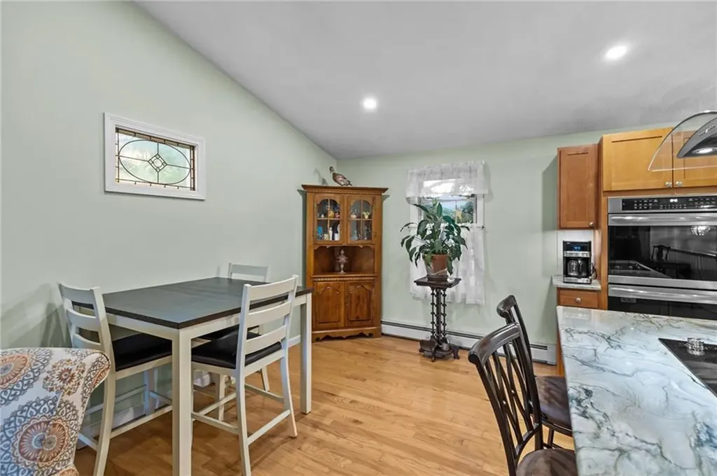 341 Columbia Avenue Warwick RI 02888