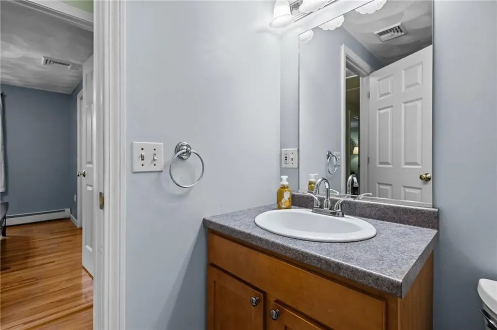 341 Columbia Avenue Warwick RI 02888