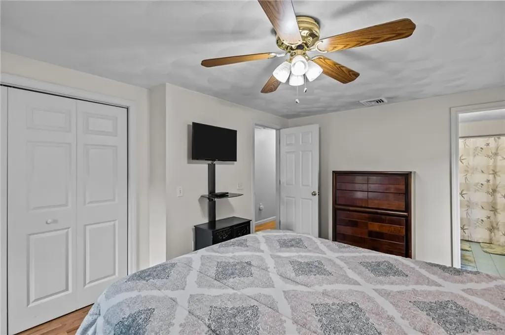 341 Columbia Avenue Warwick RI 02888